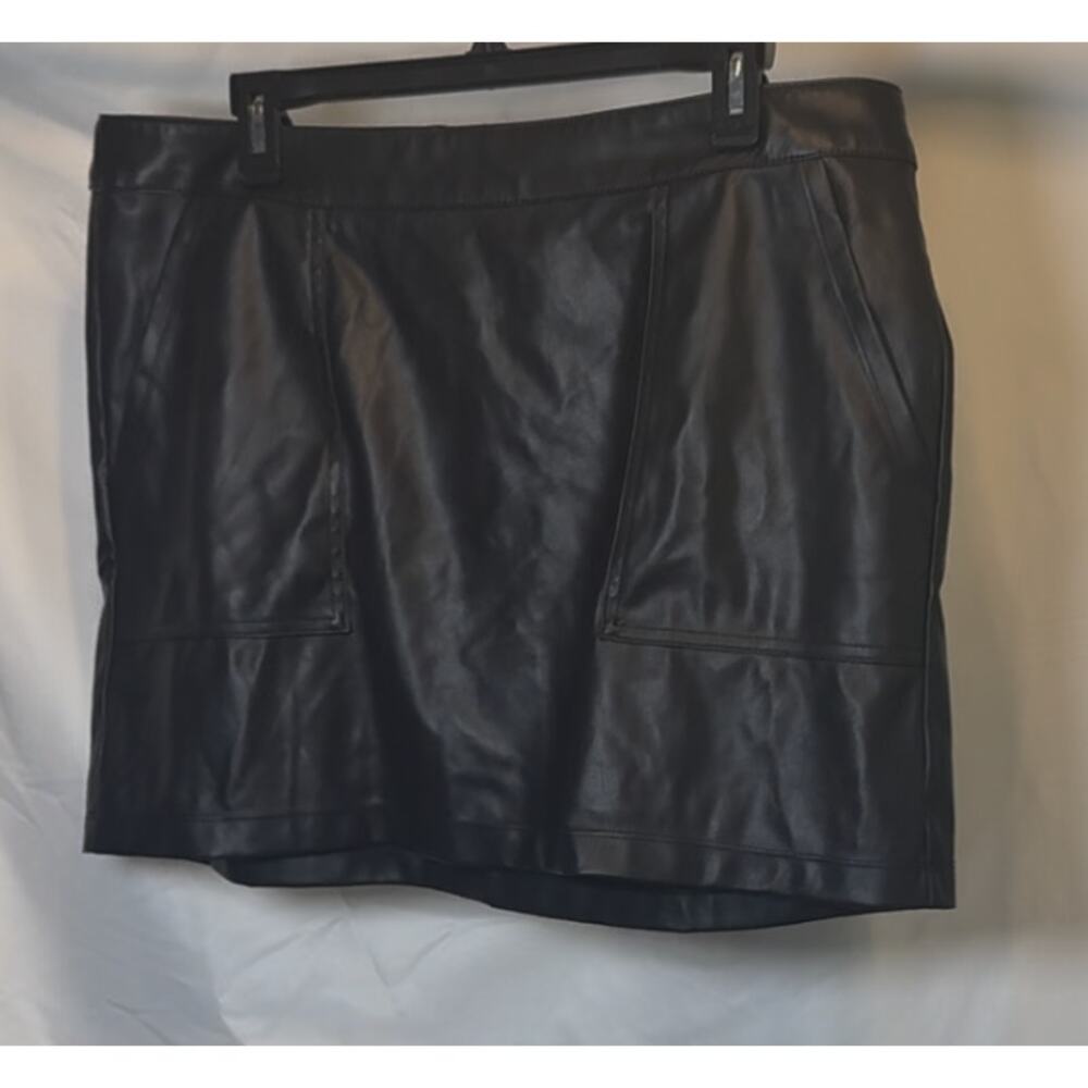 A NEw Day Size L Pleather Black Skirt